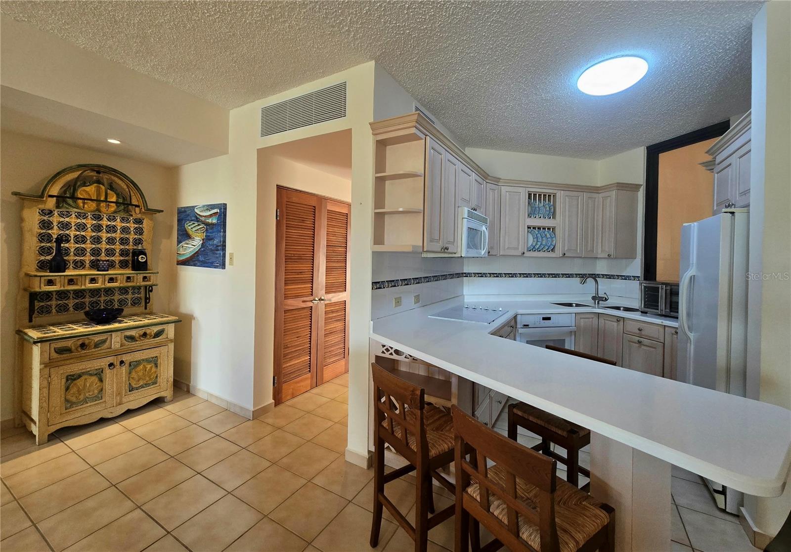 CRESCENT BEACH - Residential