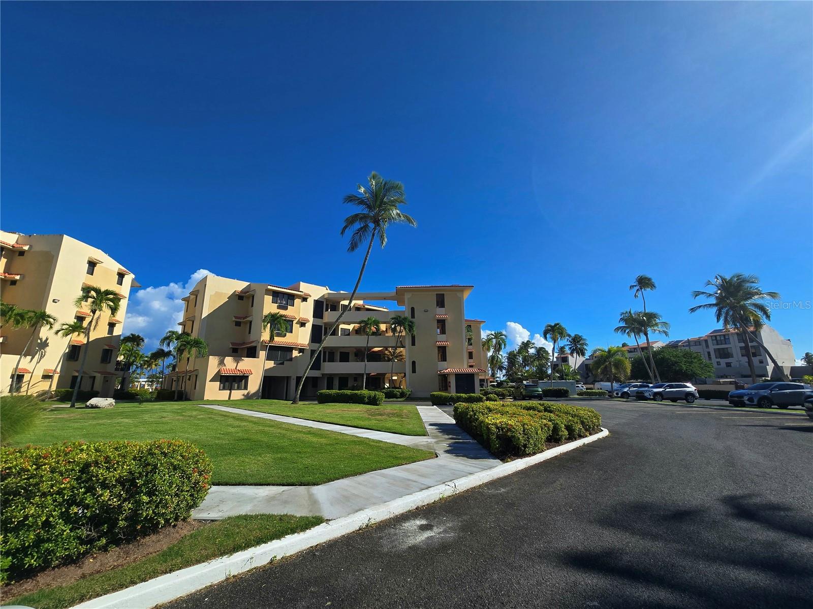 CRESCENT BEACH - Residential