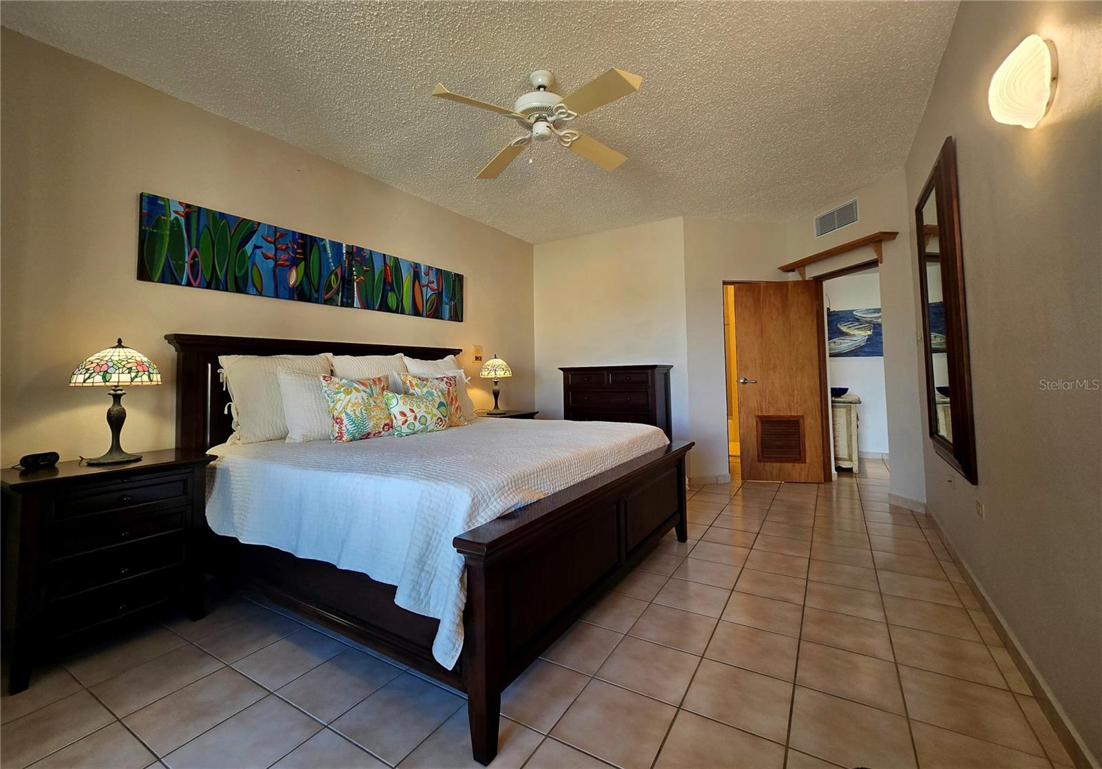 CRESCENT BEACH - Residential