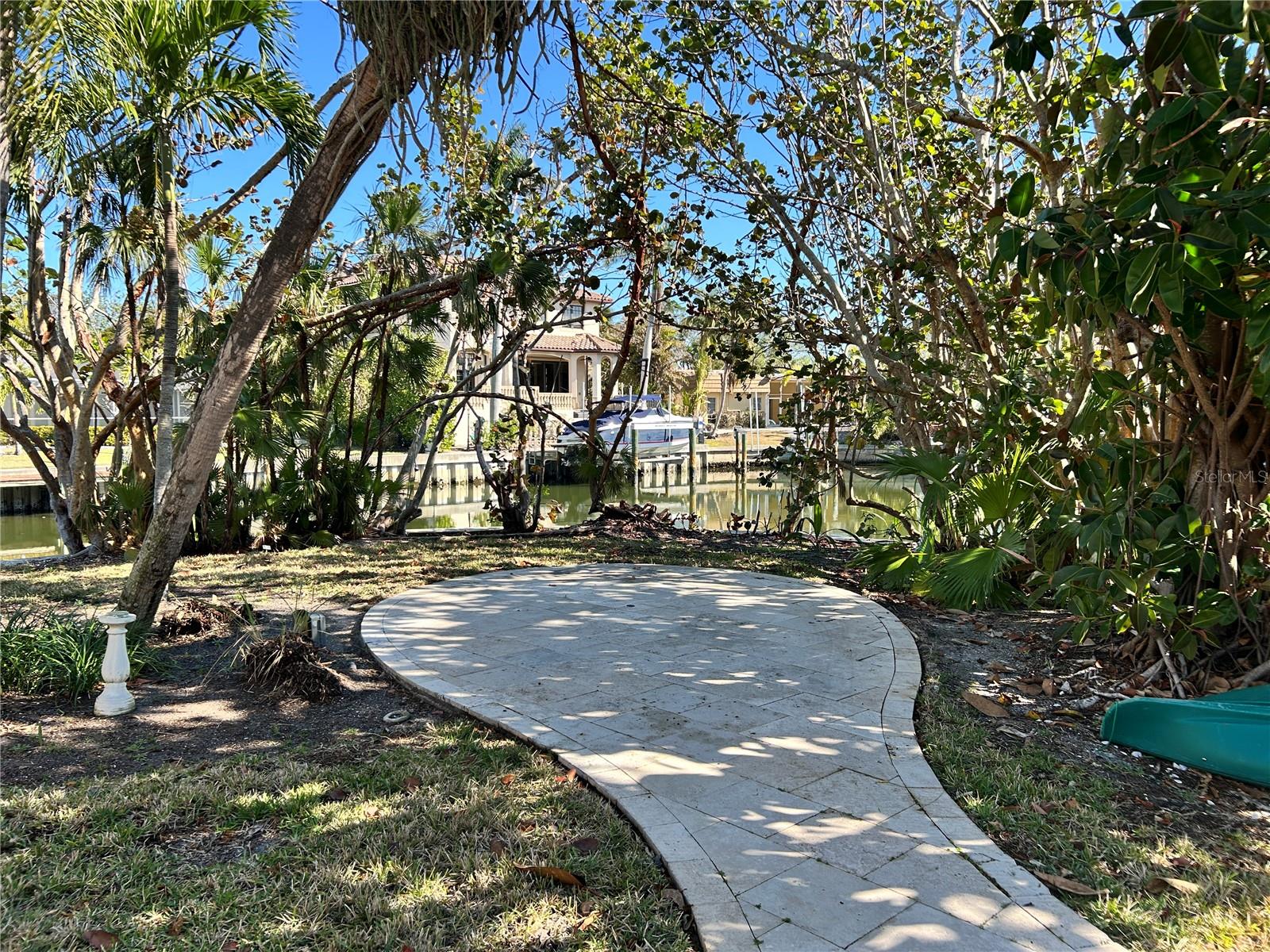 940 SIESTA KEY PLACE PLACE
