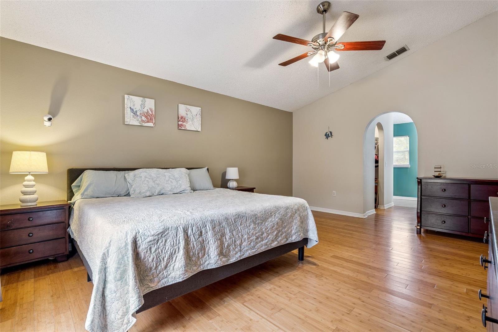 LAKE DOE COVE PH 02 48 59 - Residential