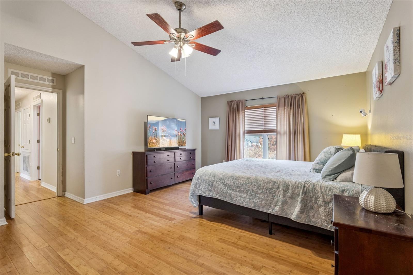 LAKE DOE COVE PH 02 48 59 - Residential