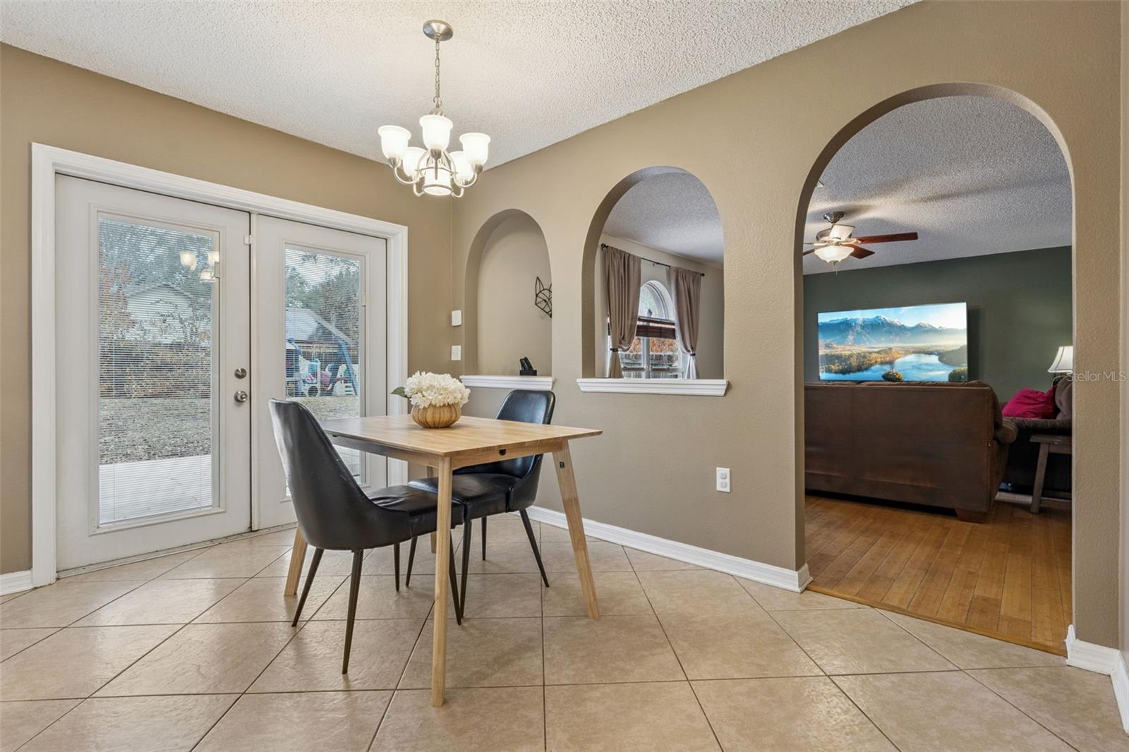 LAKE DOE COVE PH 02 48 59 - Residential