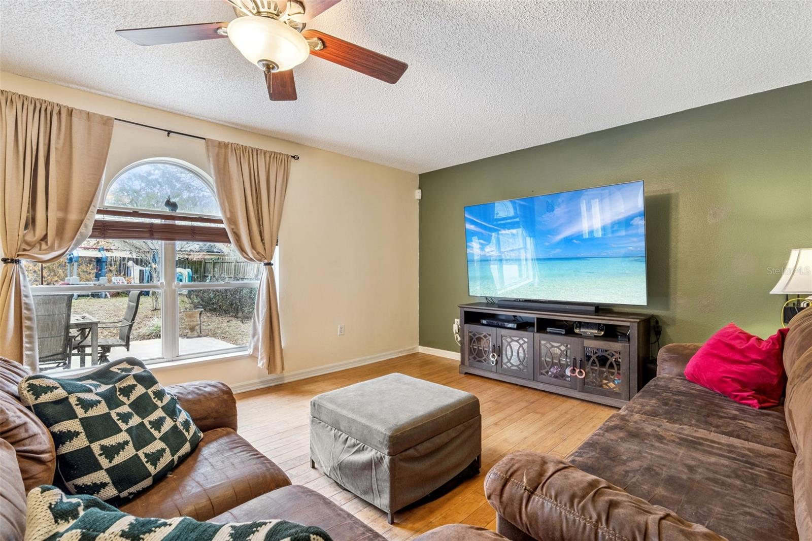 LAKE DOE COVE PH 02 48 59 - Residential