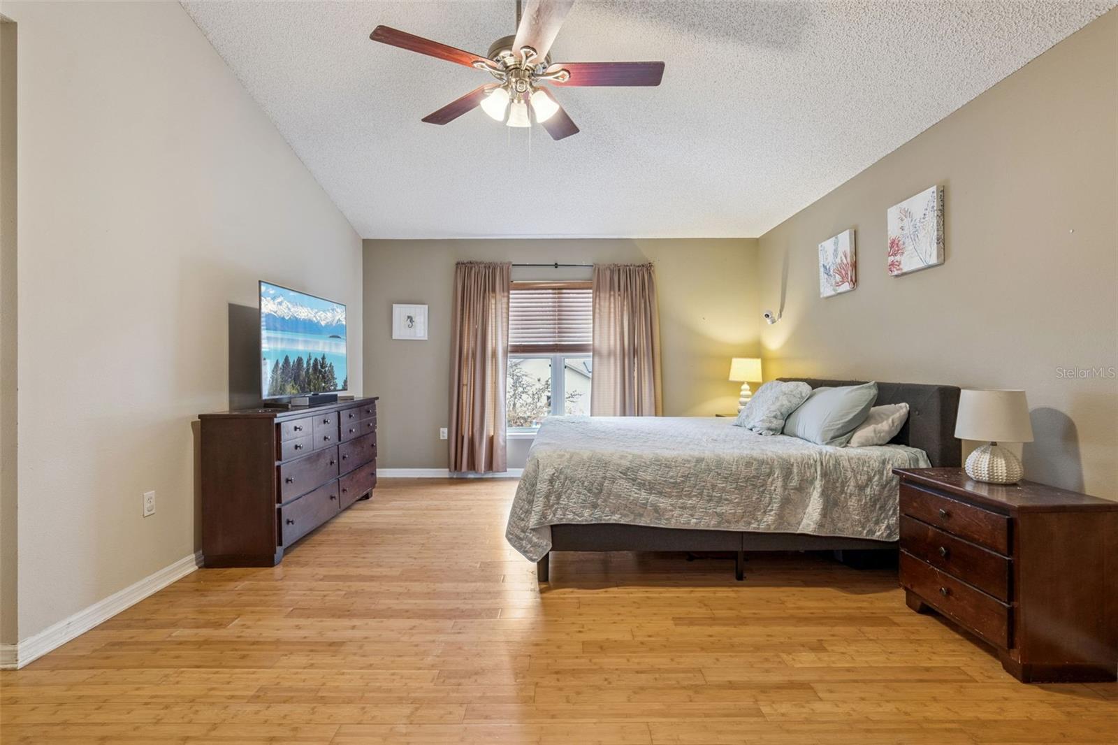 LAKE DOE COVE PH 02 48 59 - Residential