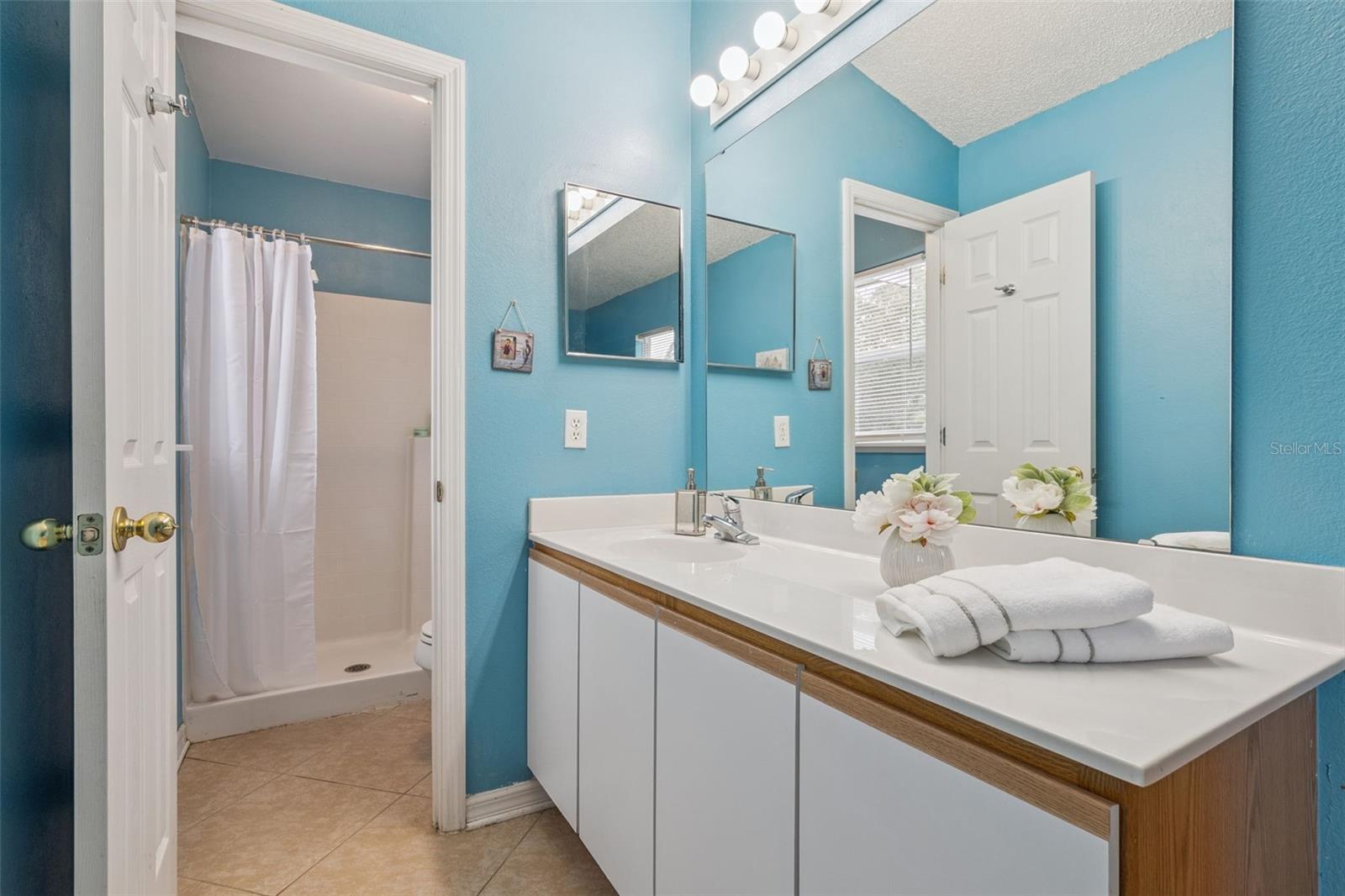 LAKE DOE COVE PH 02 48 59 - Residential