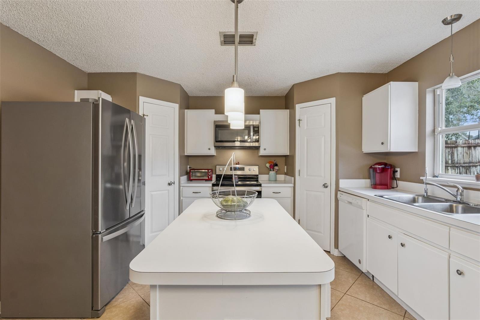 LAKE DOE COVE PH 02 48 59 - Residential