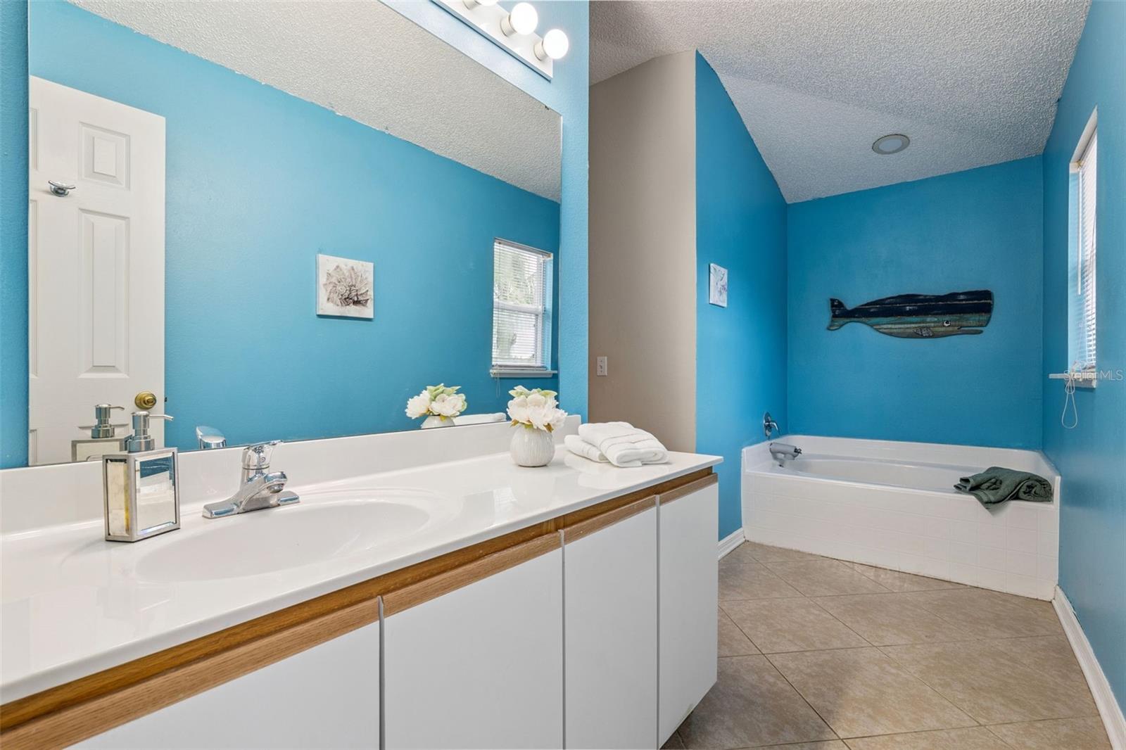 LAKE DOE COVE PH 02 48 59 - Residential