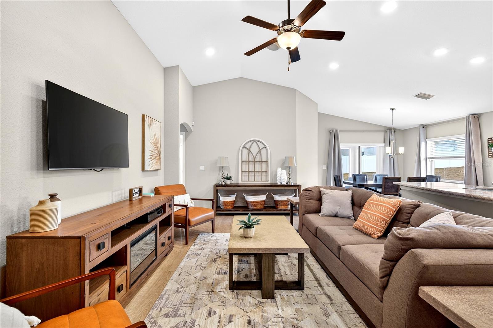 SUMMERCREST - Residential