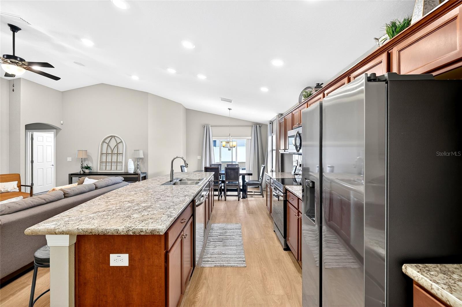 SUMMERCREST - Residential