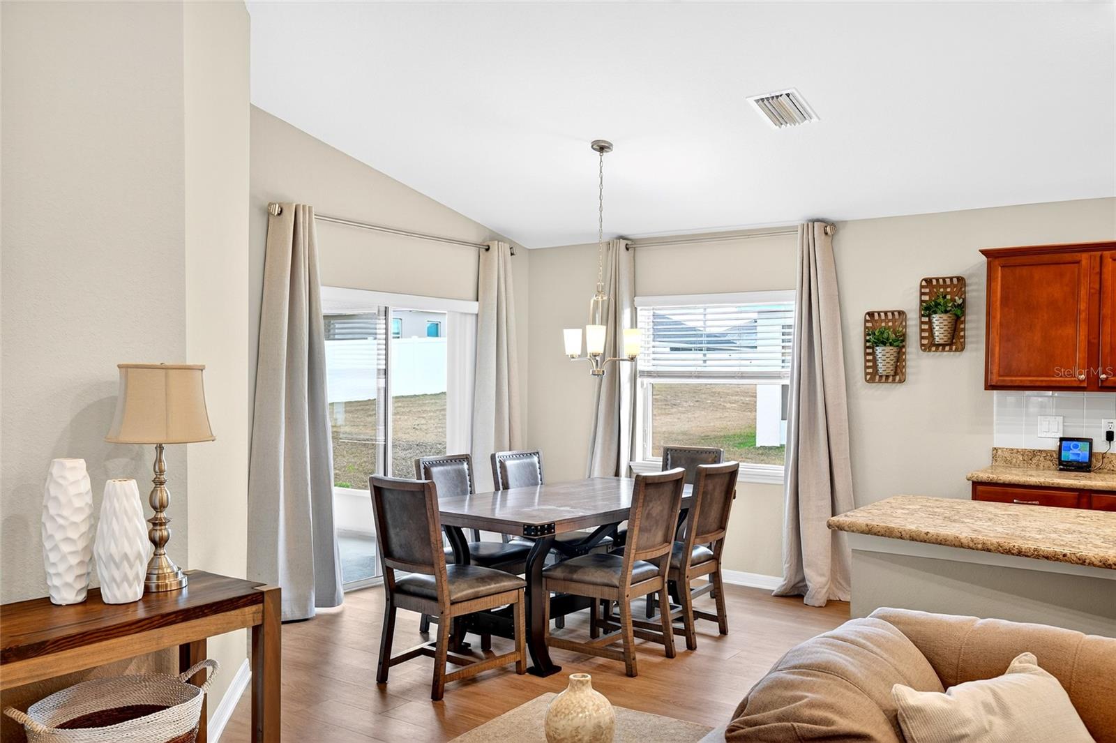 SUMMERCREST - Residential