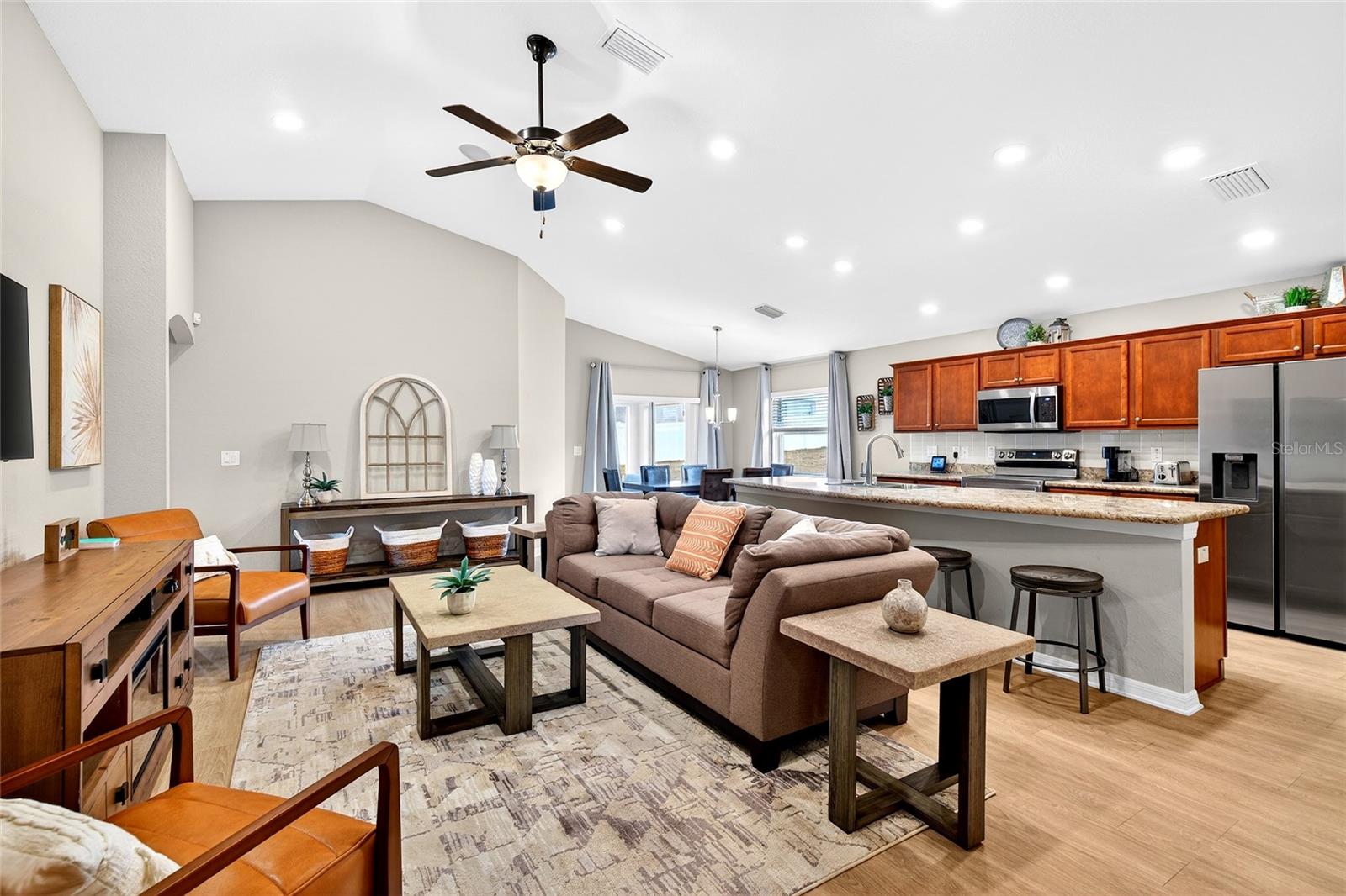 SUMMERCREST - Residential