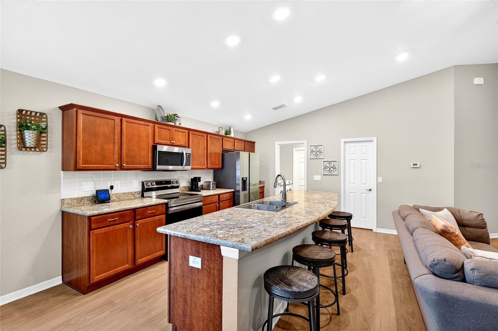 SUMMERCREST - Residential