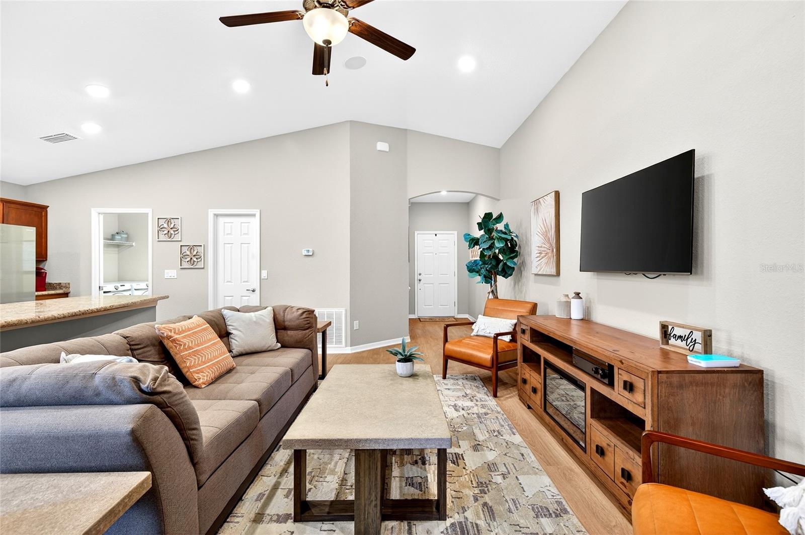 SUMMERCREST - Residential