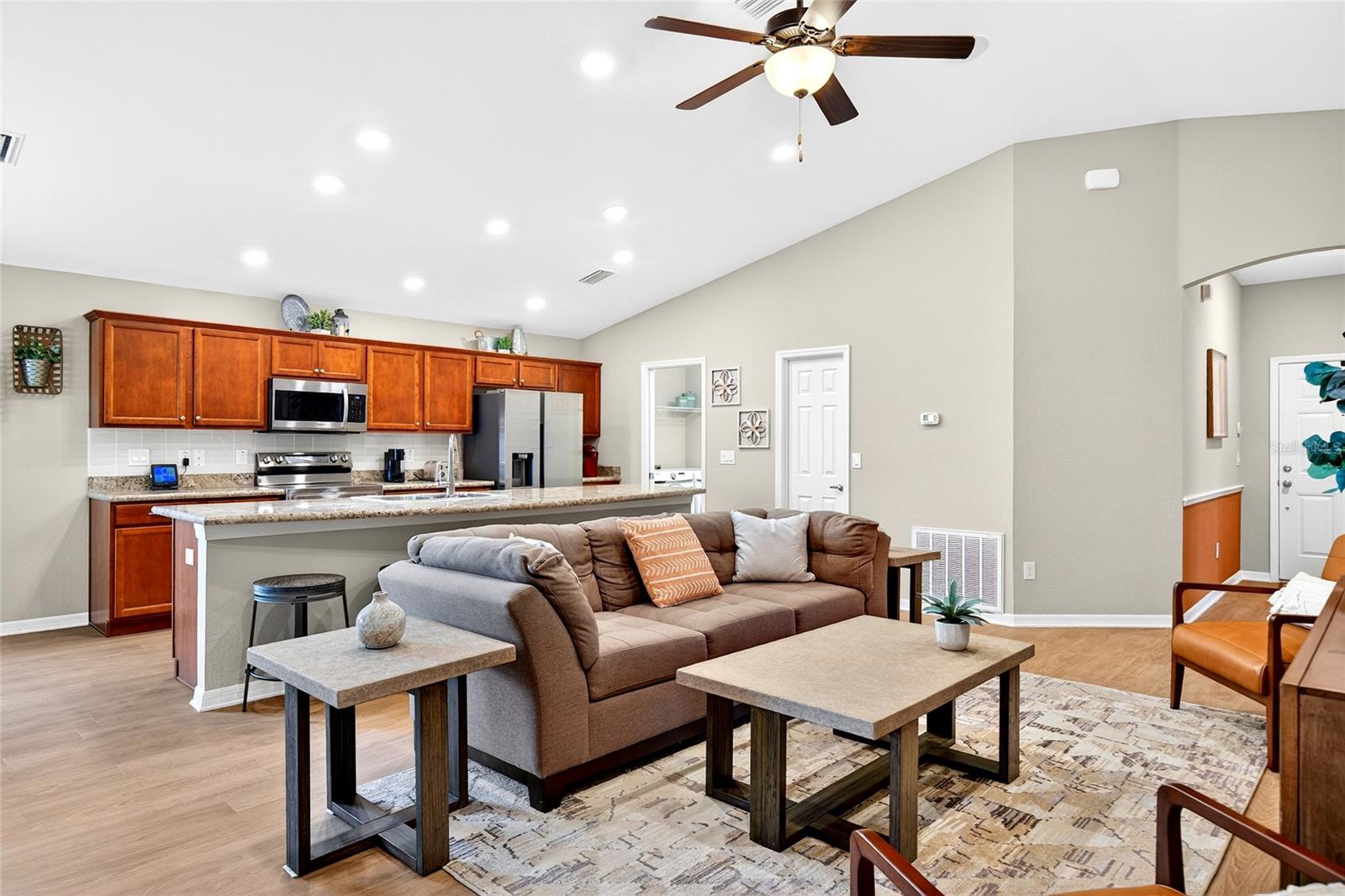 SUMMERCREST - Residential