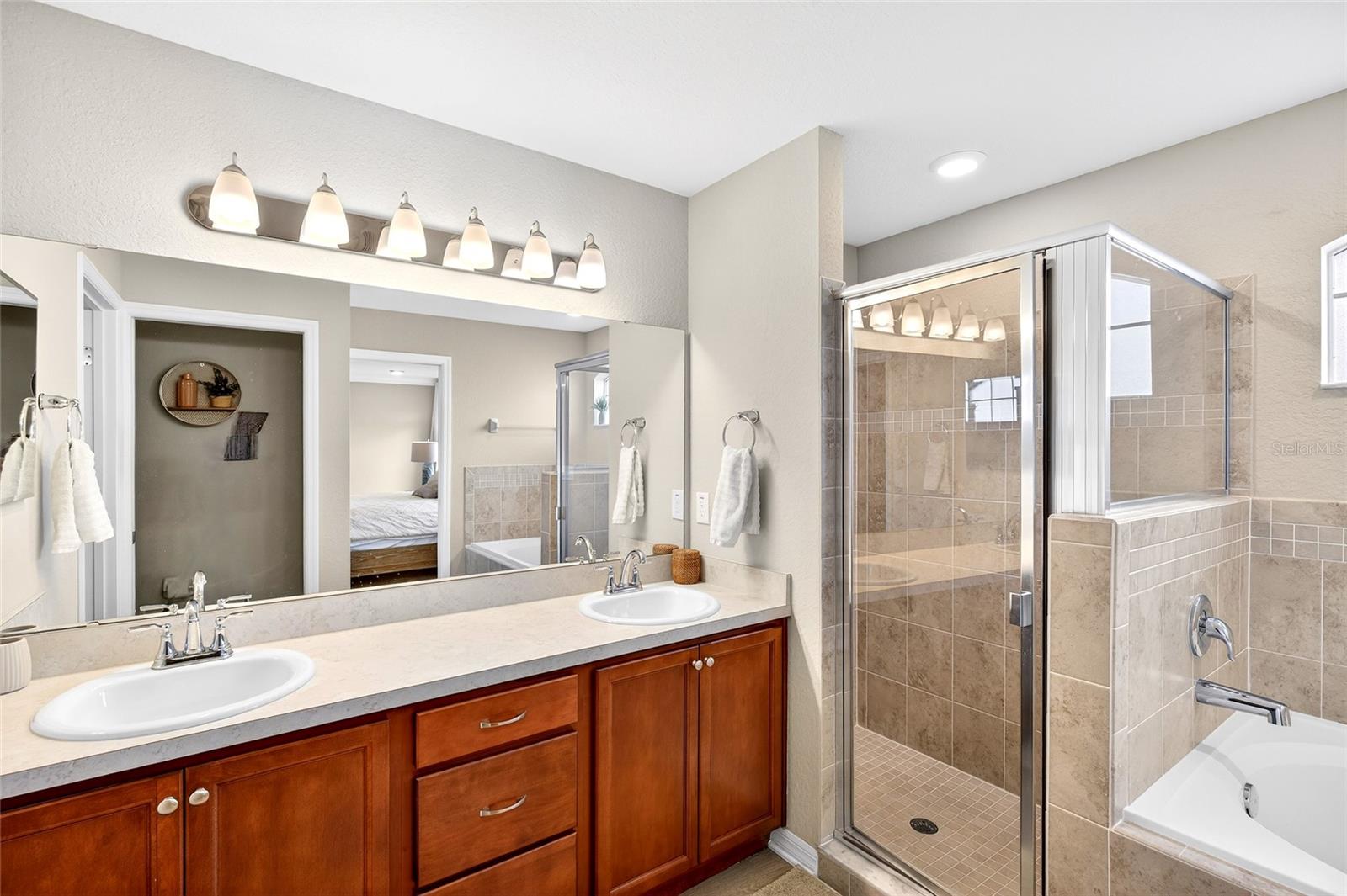 SUMMERCREST - Residential