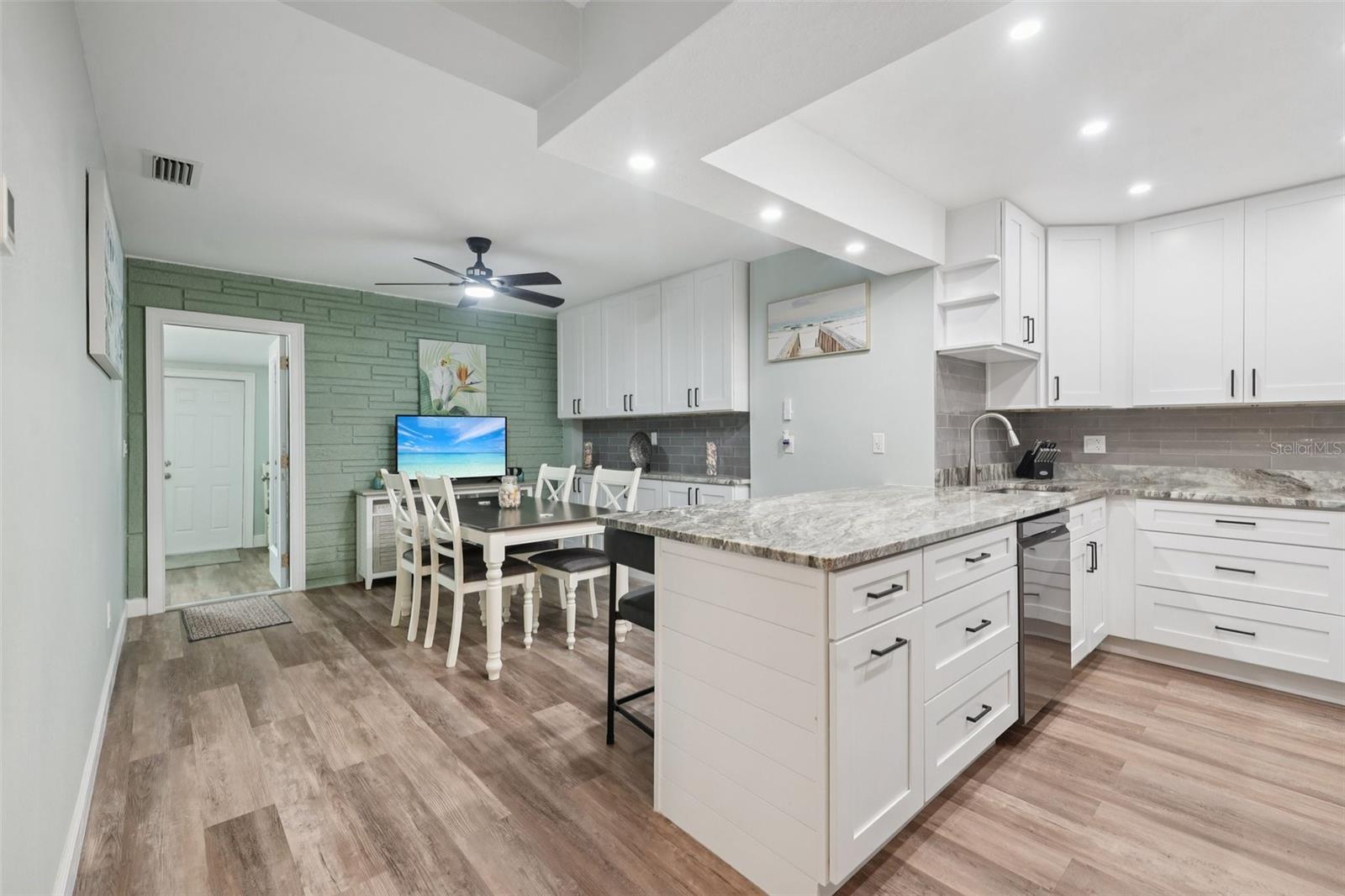 SUNSET HILLS 2ND ADD - Residential Lease