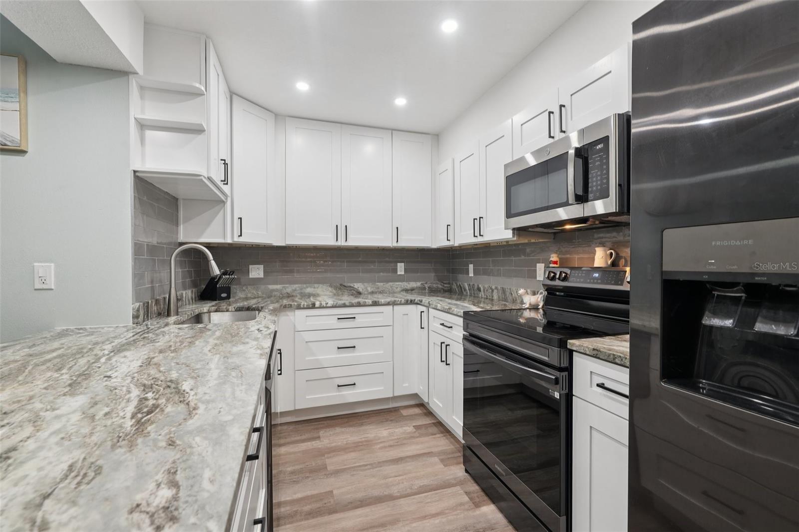 SUNSET HILLS 2ND ADD - Residential Lease