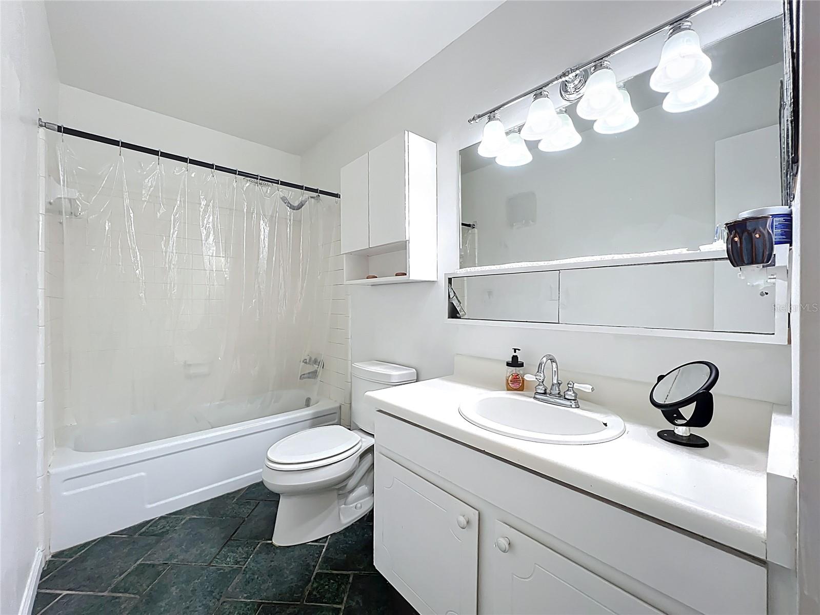 FOUR SEASONS CONDO - Residential