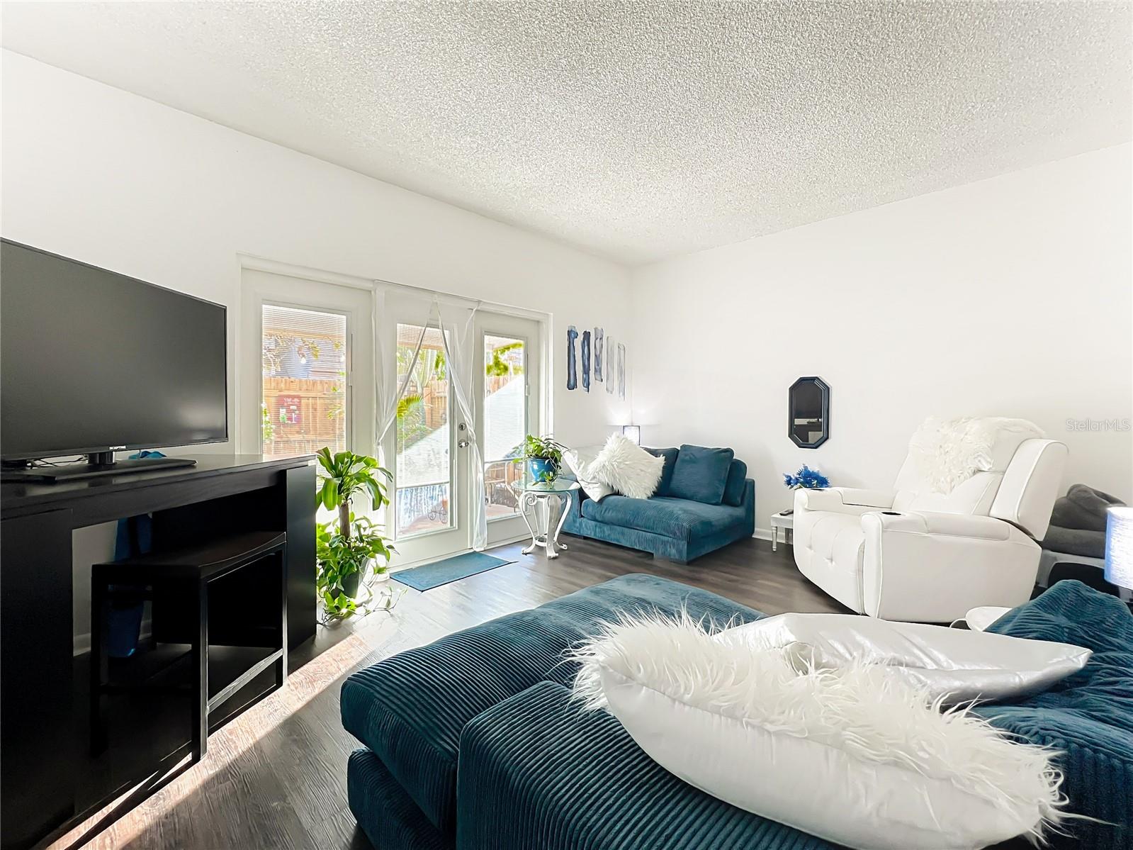 FOUR SEASONS CONDO - Residential