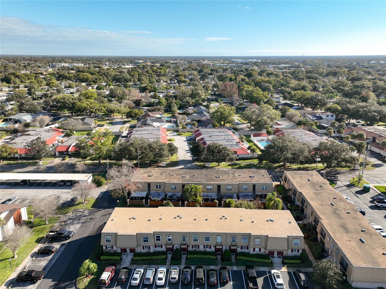 FOUR SEASONS CONDO - Residential