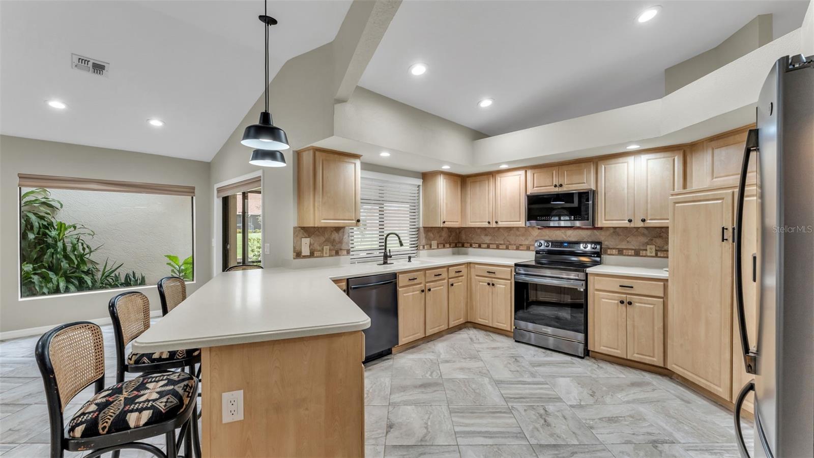 ONE HIGHLANDS PLACE - Residential