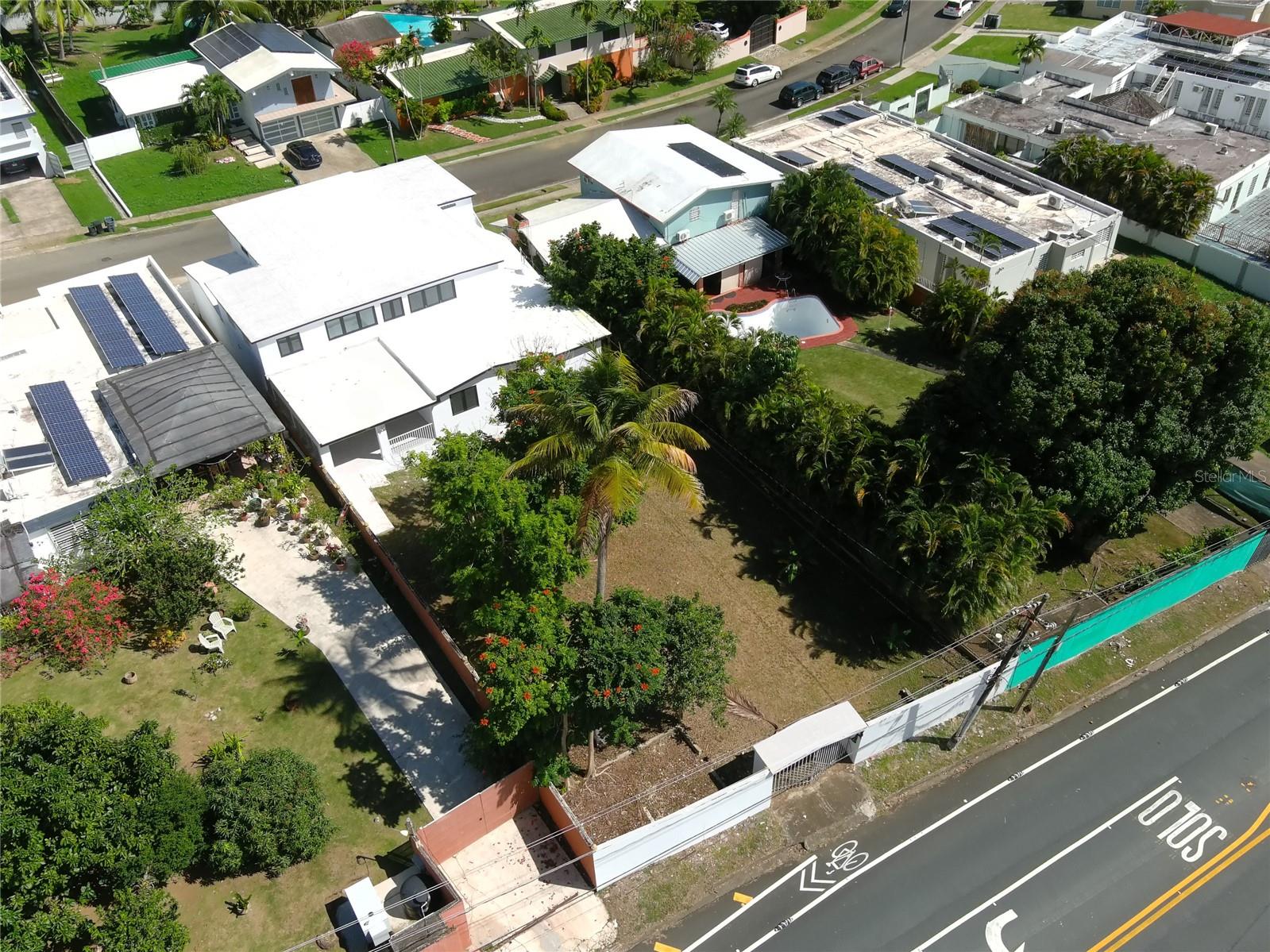 URB EL RETIRO - Residential