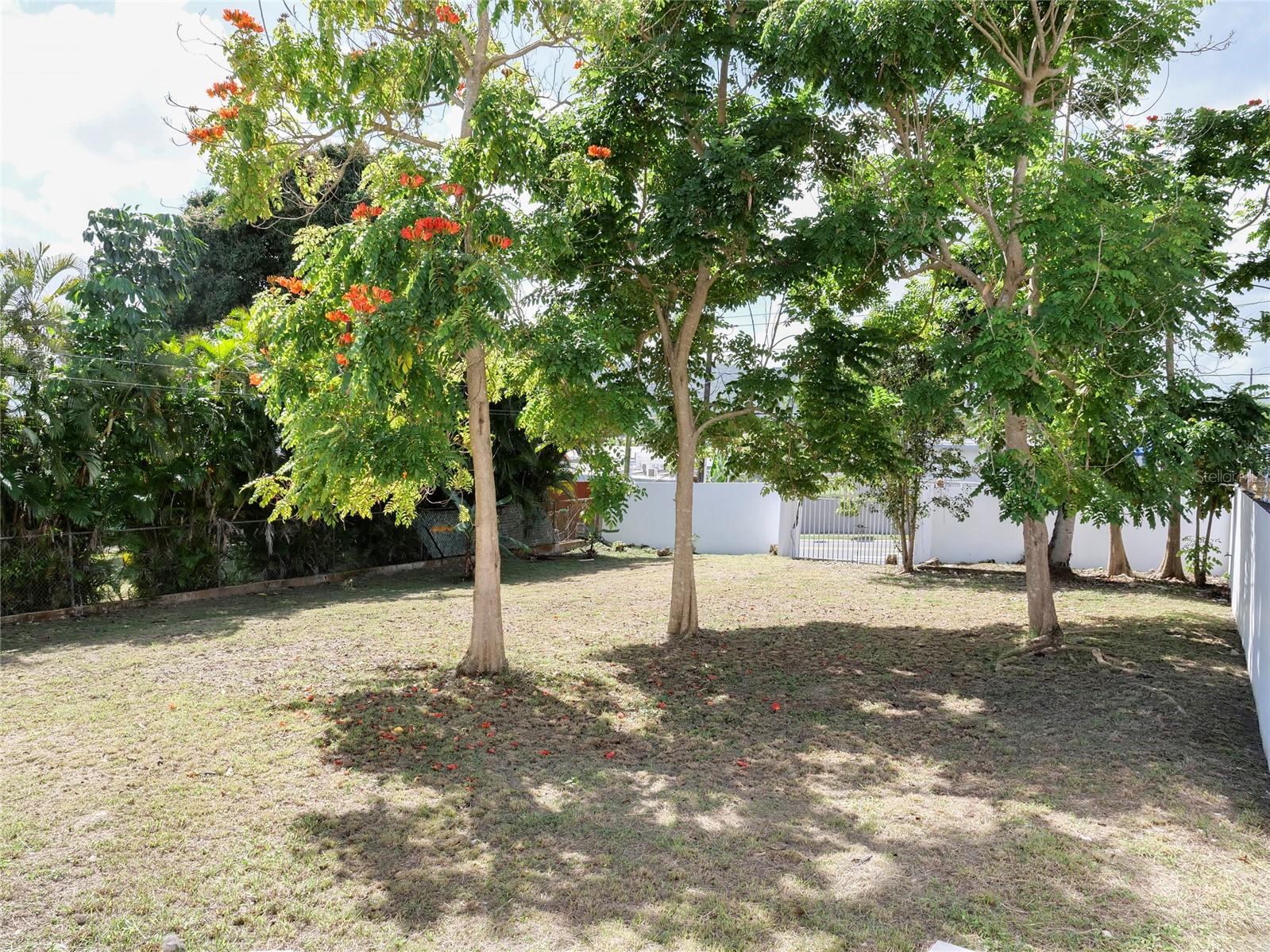 URB EL RETIRO - Residential