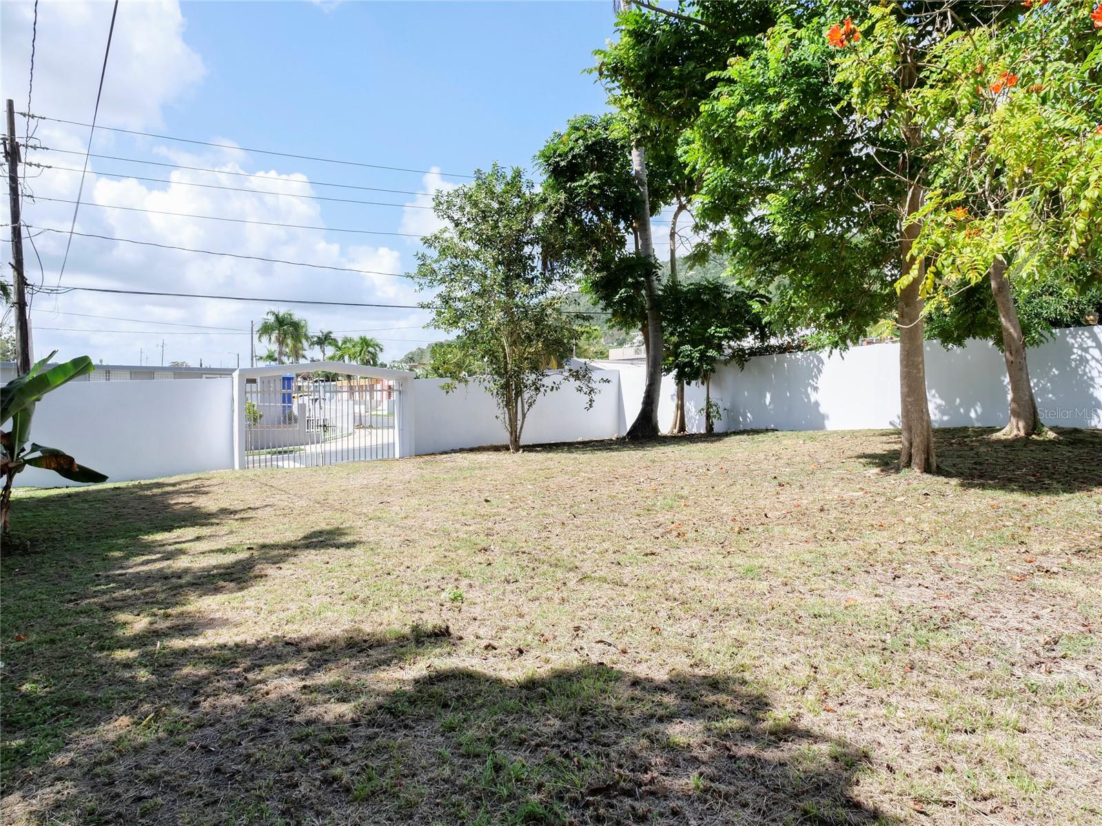 URB EL RETIRO - Residential