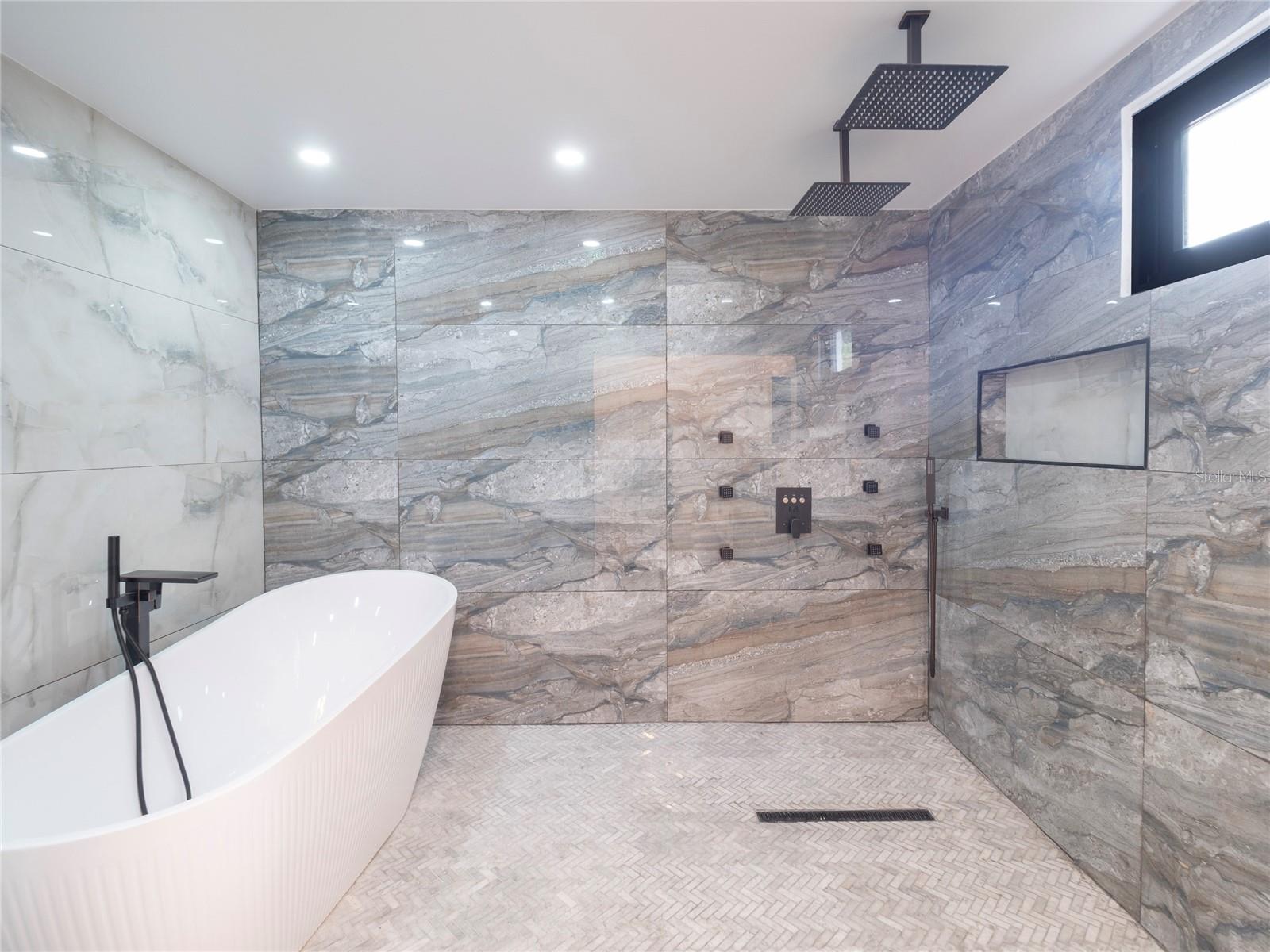 URB EL RETIRO - Residential