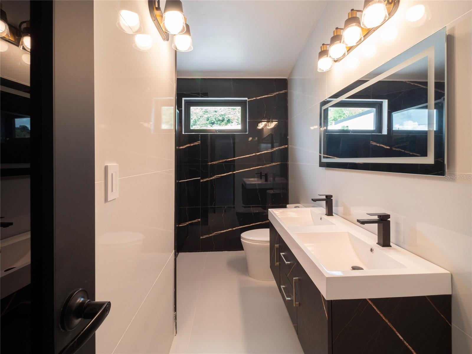 URB EL RETIRO - Residential