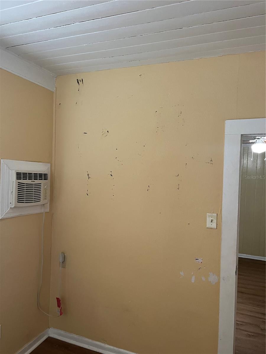 BUNGALOW PARK - Residential Lease