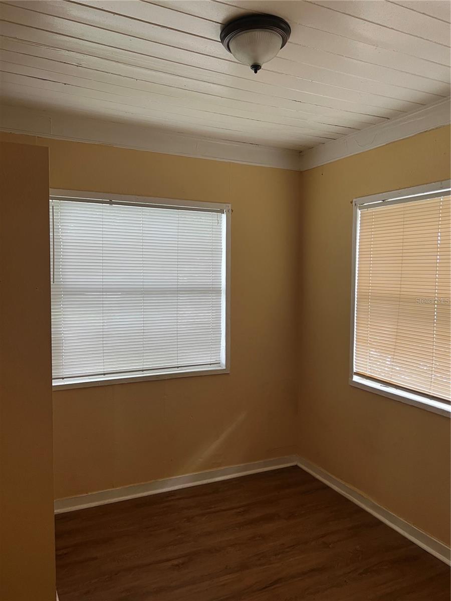 BUNGALOW PARK - Residential Lease