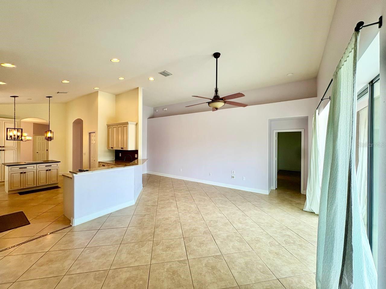 AVELAR CREEK SOUTH - Residential Lease