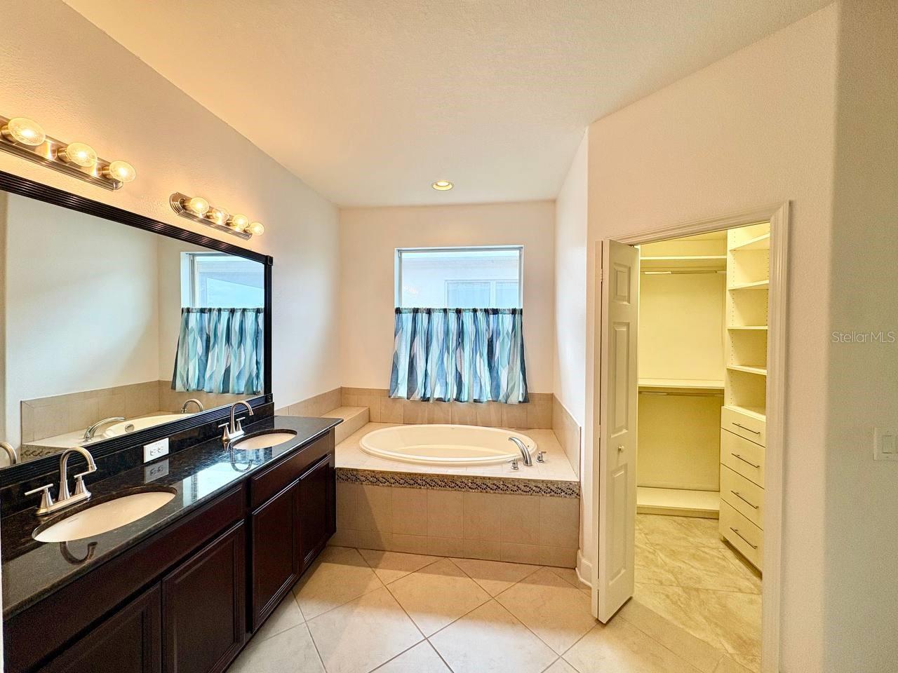 AVELAR CREEK SOUTH - Residential Lease