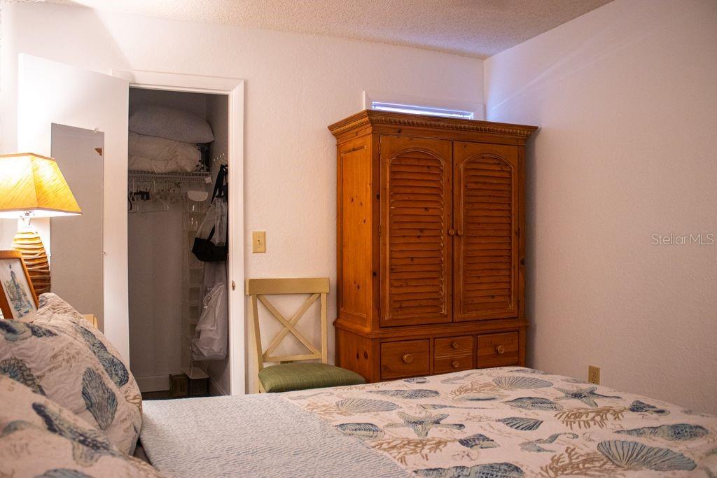 LONG BAYOU - Residential Lease