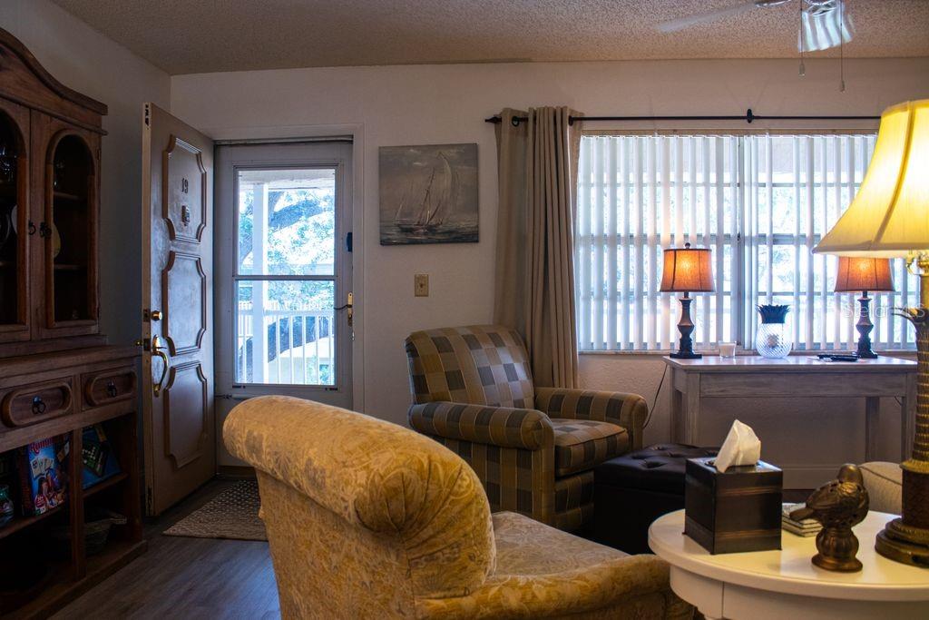 LONG BAYOU - Residential Lease