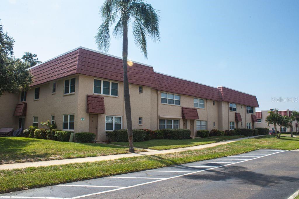 LONG BAYOU - Residential Lease