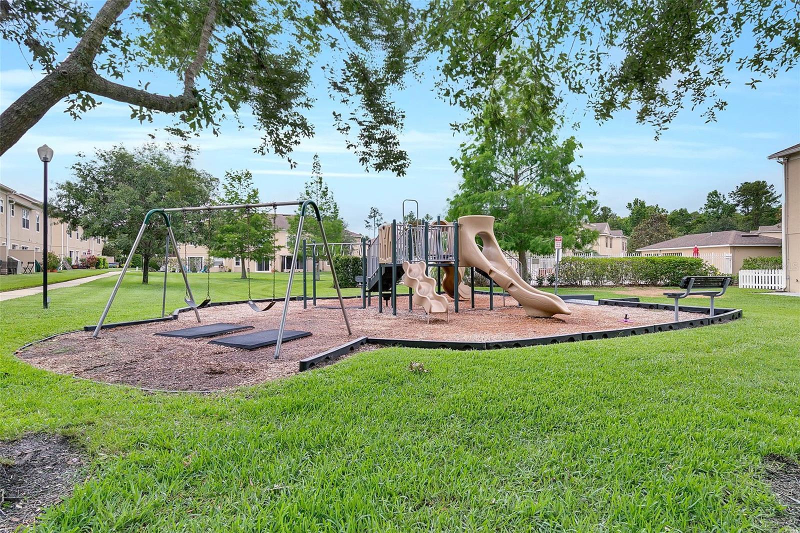 HERITAGE PARK TWNHMS - Residential