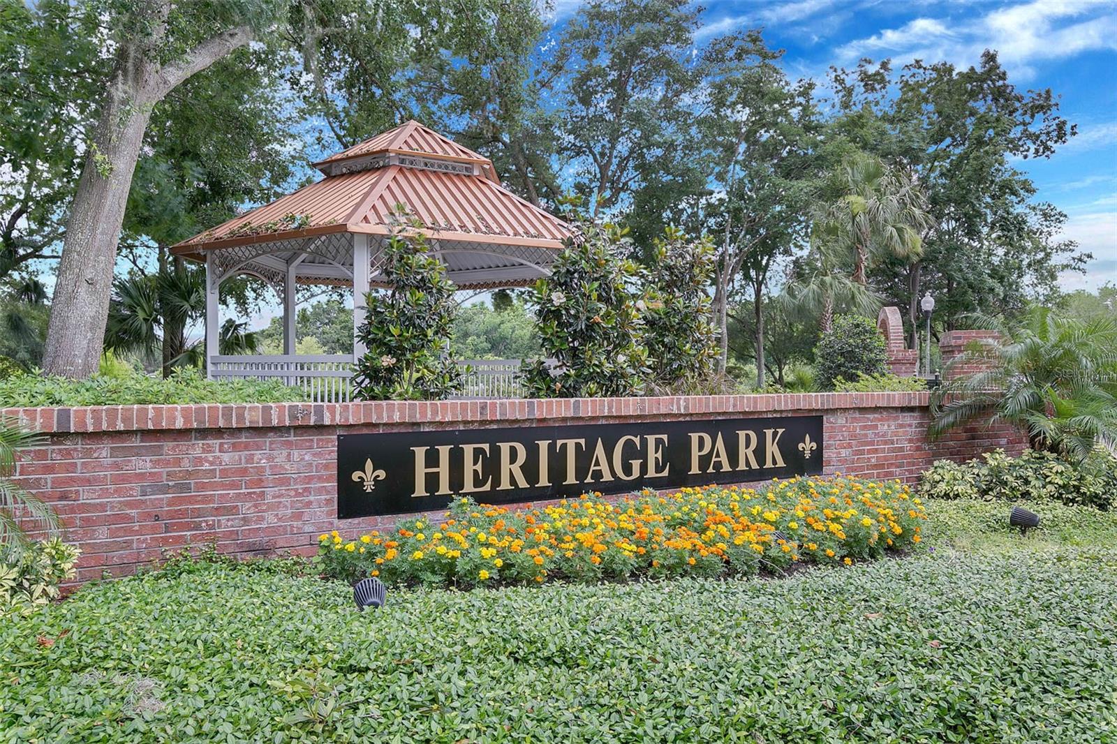 HERITAGE PARK TWNHMS - Residential