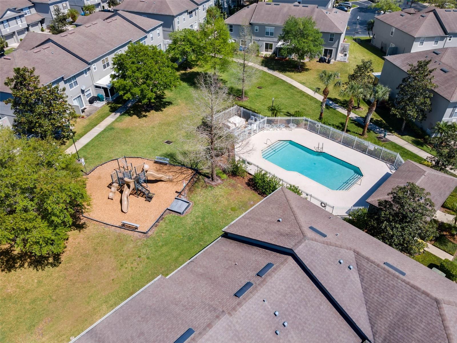 HERITAGE PARK TWNHMS - Residential