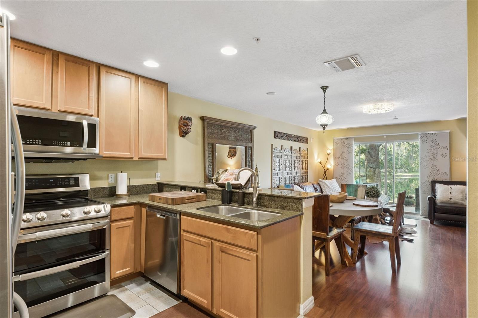 HERITAGE PARK TWNHMS - Residential