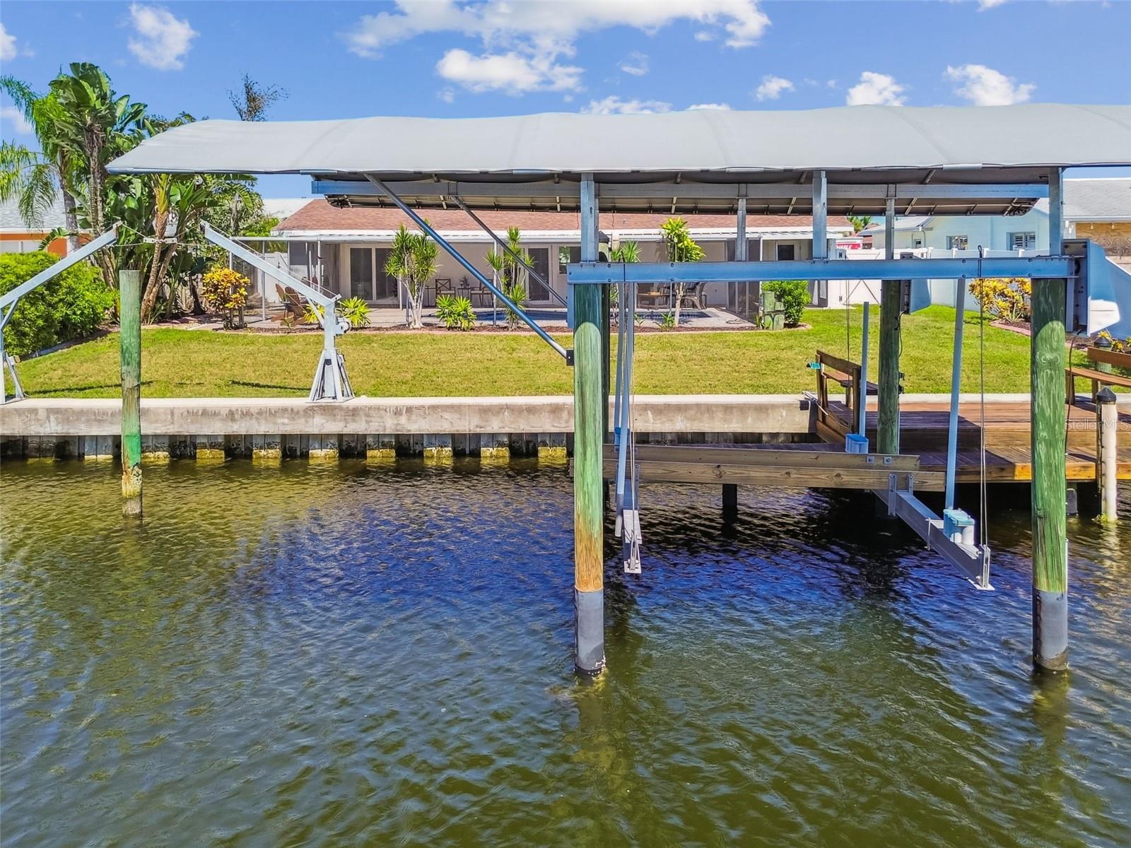 APOLLO BEACH UNIT 08 A RESUBDI - Residential