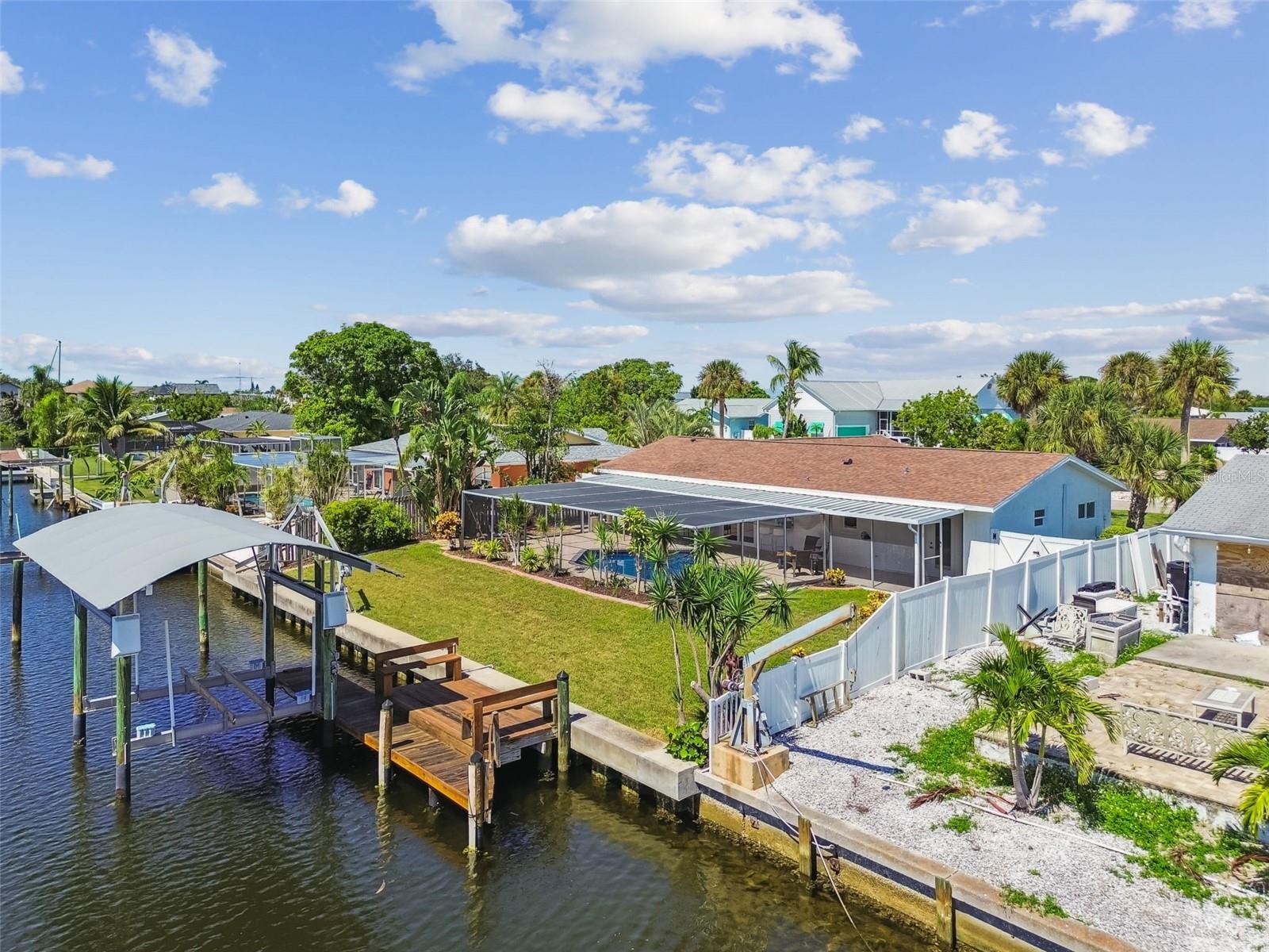 APOLLO BEACH UNIT 08 A RESUBDI - Residential