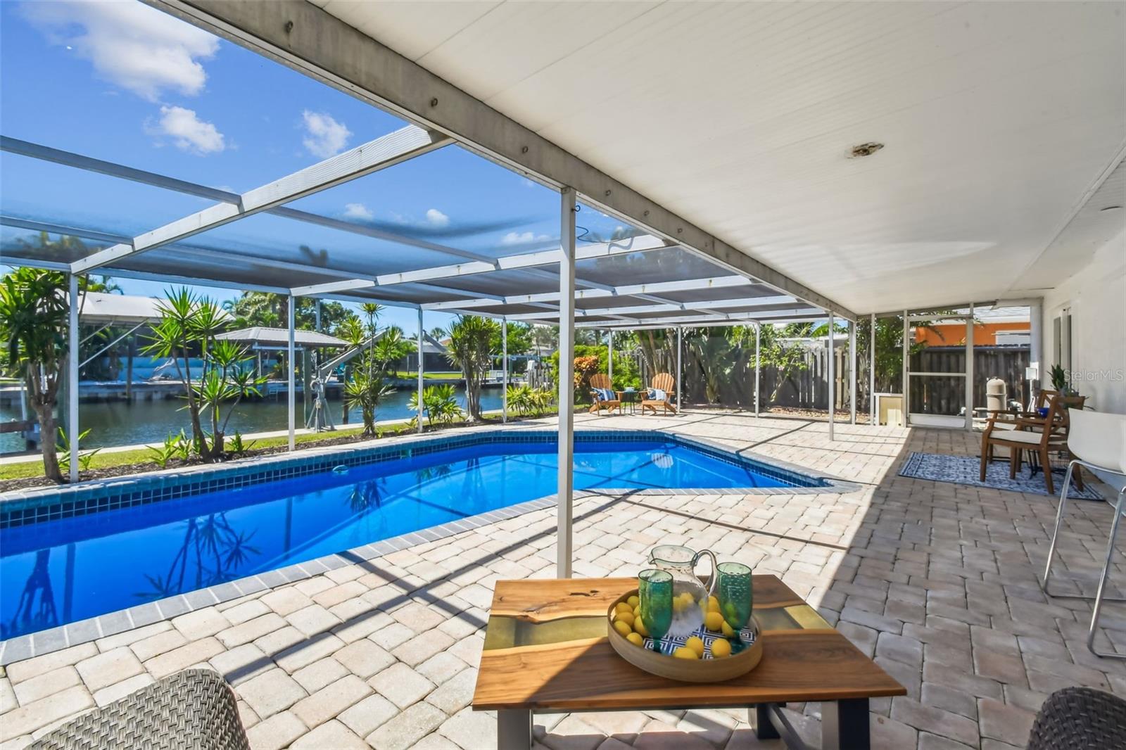 APOLLO BEACH UNIT 08 A RESUBDI - Residential