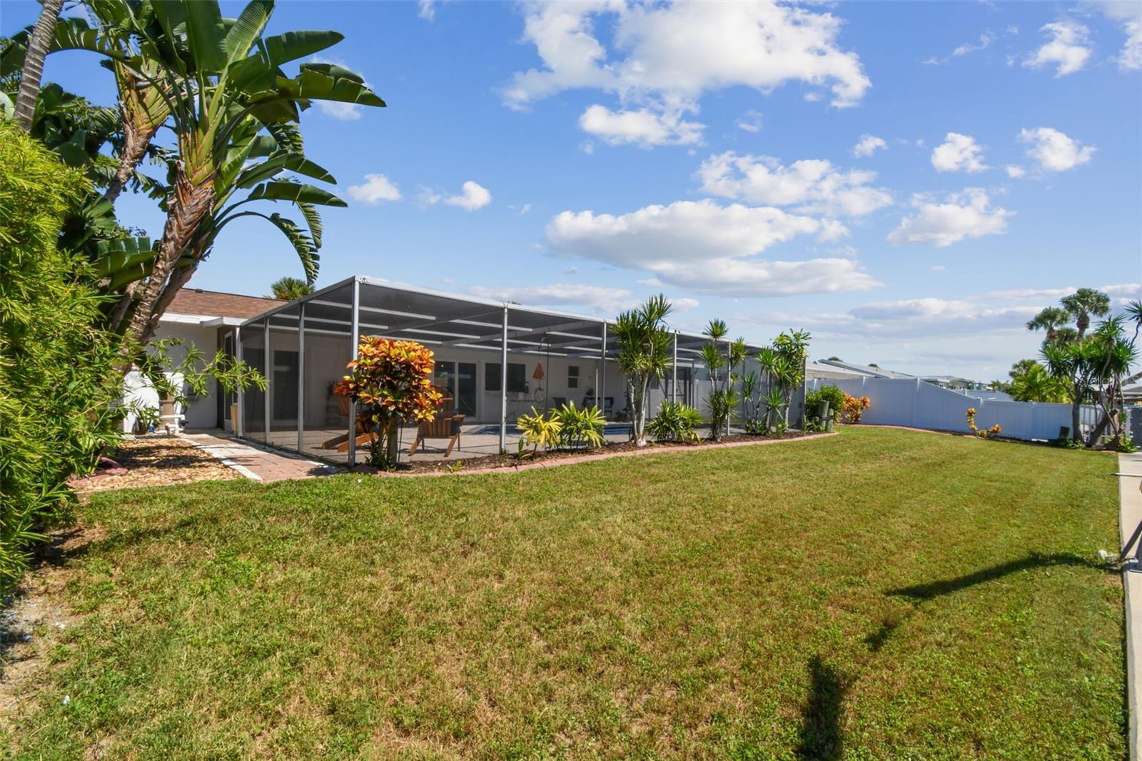 APOLLO BEACH UNIT 08 A RESUBDI - Residential