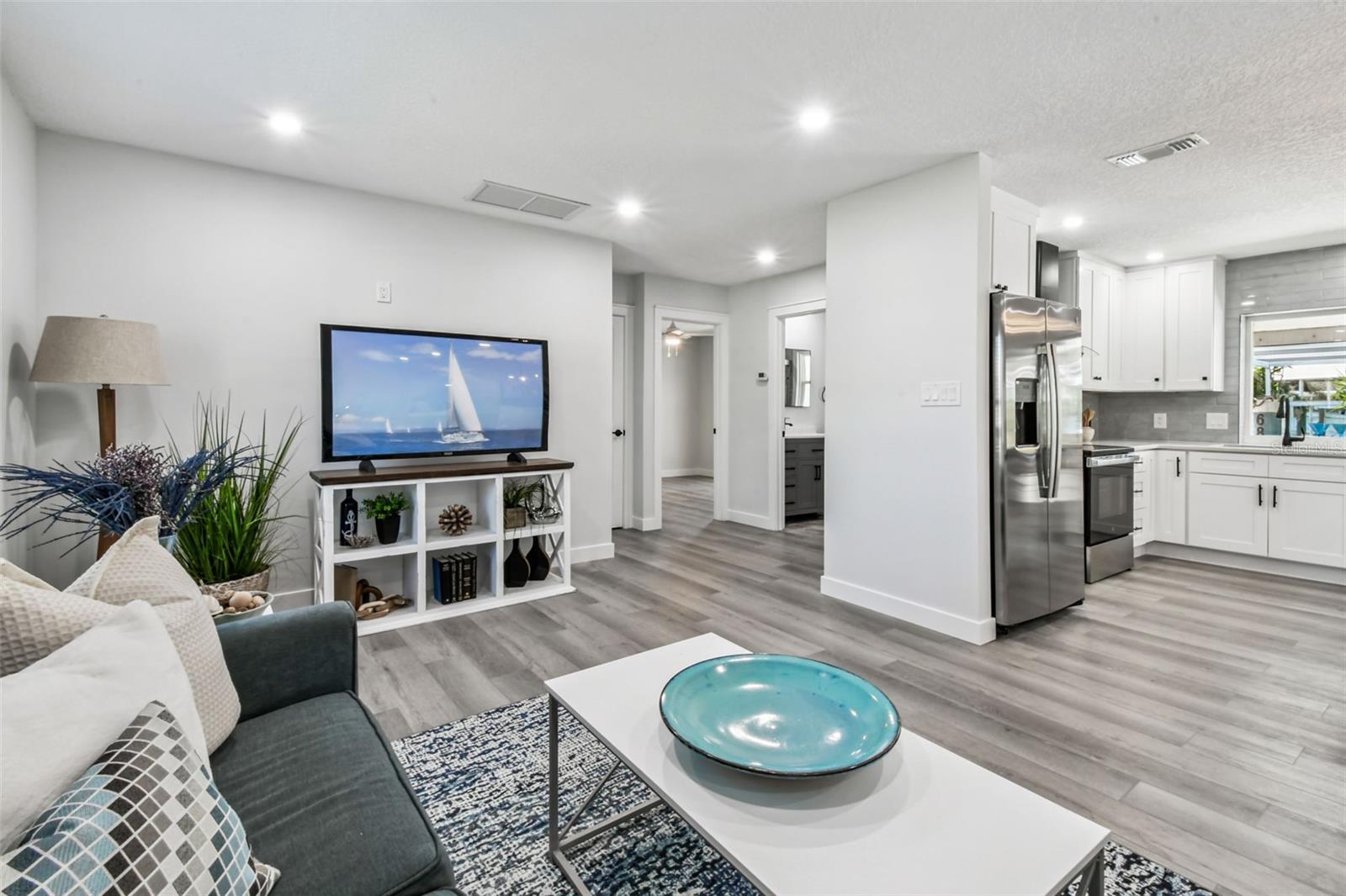 APOLLO BEACH UNIT 08 A RESUBDI - Residential