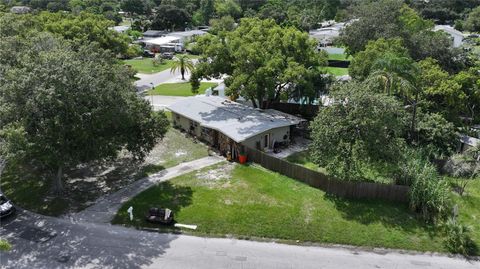 A home in SEMINOLE