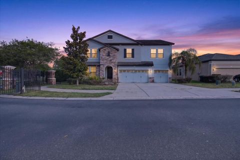 Photo of 1389 Heritage Landings Drive, Lakeland, FL 33805 (MLS # TB8506522)