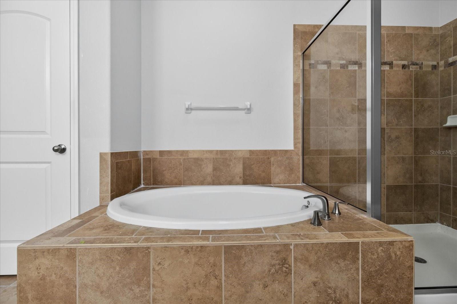 LANDINGS AT HERITAGE ON WATER - Residential
